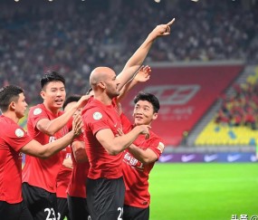 九游电脑版-上海申花迎欧联关键赛，转会期队长鼓劲，底气十足，纪律约束更严格(中国足球上半场上海申花腾讯视频)