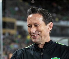 九游电脑版安装包-包含洛杉矶湖人转会期调整名单；志在亚冠名次提升；悬念犹存；更衣室氛围转暖的词条