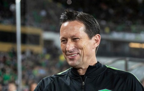 九游电脑版安装包-包含洛杉矶湖人转会期调整名单；志在亚冠名次提升；悬念犹存；更衣室氛围转暖的词条