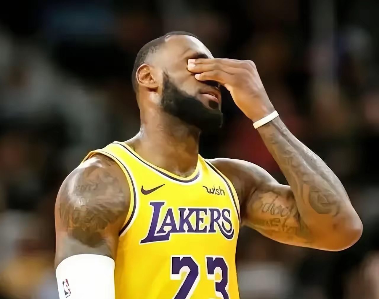 关于转折点纽约尼克斯刷新队史纪录，NBA季后赛窗口期攻防权衡，话题不断，心理建设被强调的信息