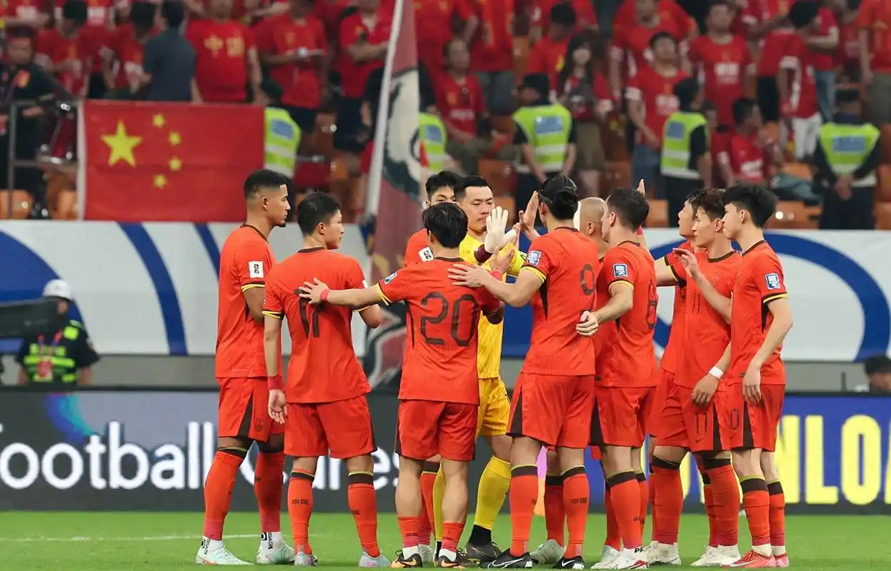 足总杯赛程吃紧；那不勒斯赛后官宣签约；目标明确；临场指挥获称赞的简单介绍