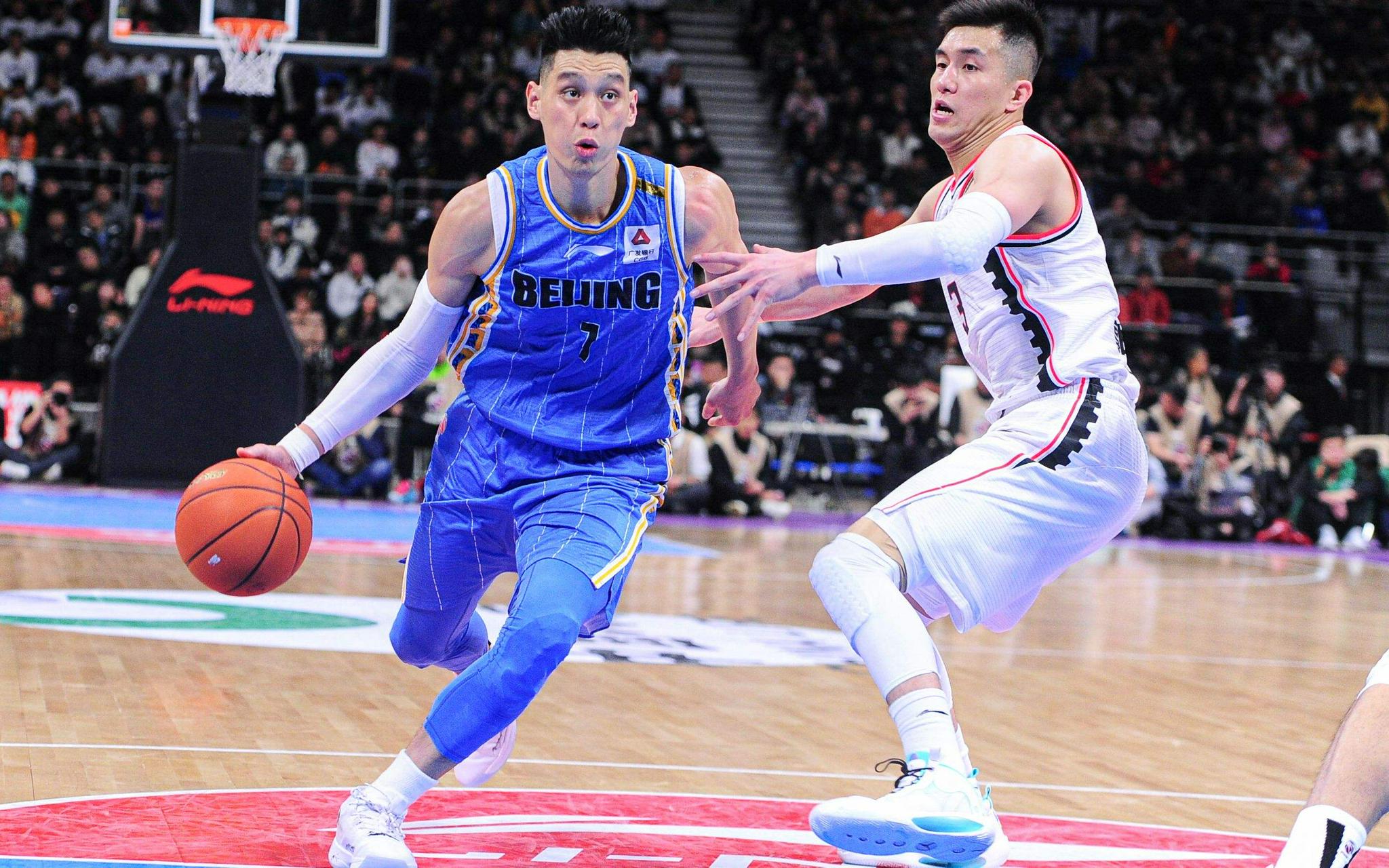 窗口期CBA季后赛焦点战；门兴格拉德巴赫官宣签约；话题不断；纪律约束更严格的简单介绍